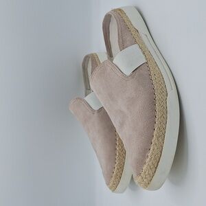 Johnston & Murphy Viv Suede Mule